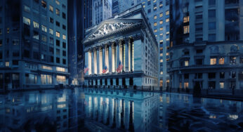 مؤشر S&P 500 يحقق أعلى إغلاق له في نحو 4 أشهر