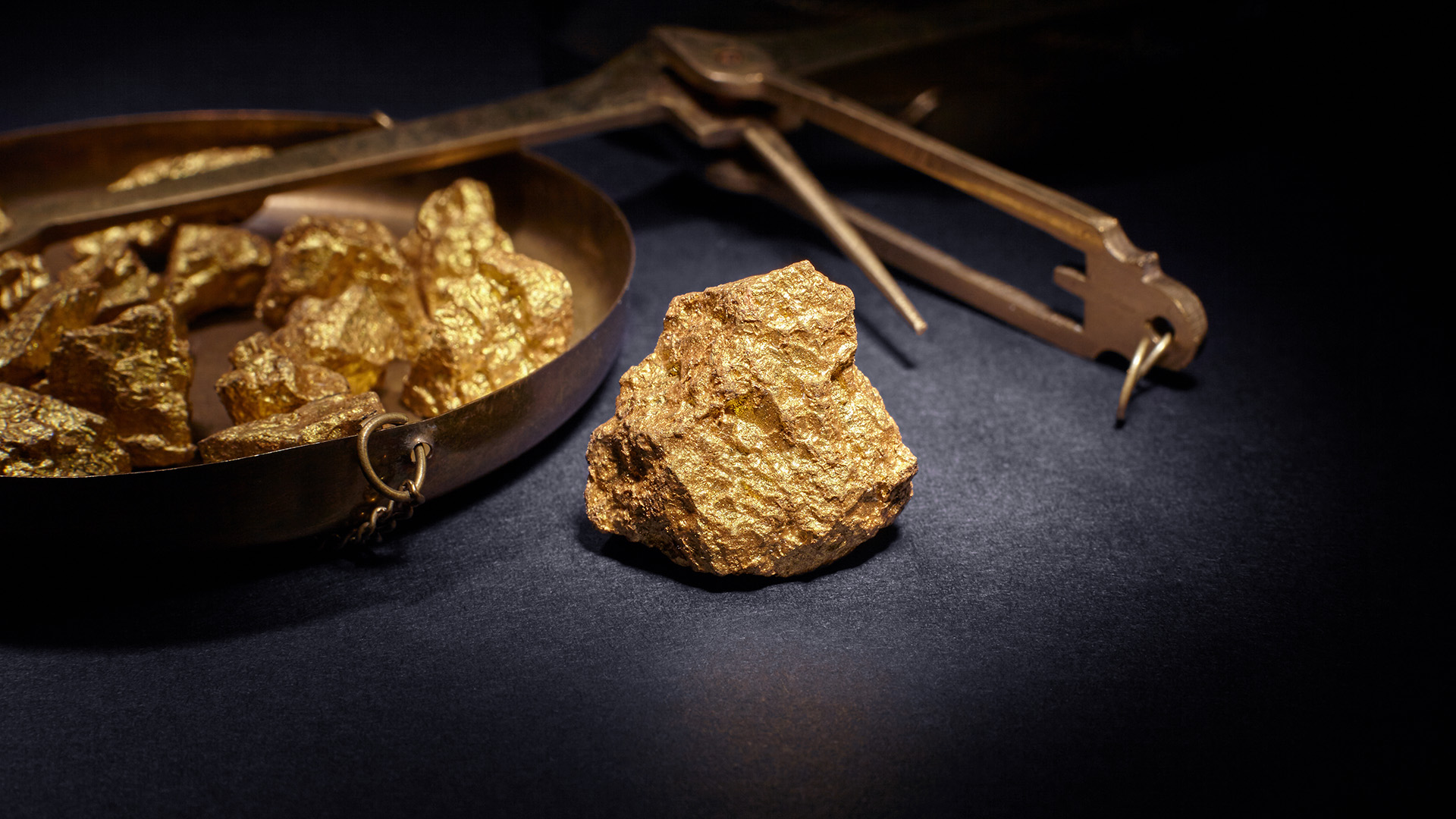 Gold Is Currently Testing the $2,000 Level